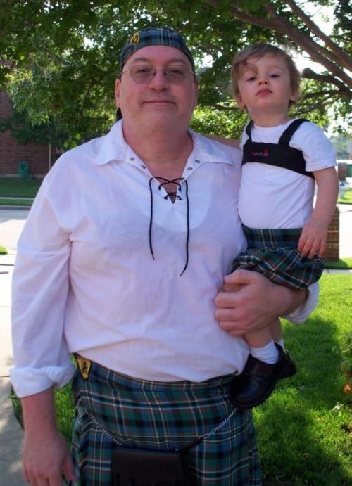 552069_4456103568993_1140446004_n