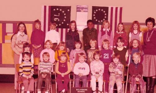 385835_2585969174914_701766653_n