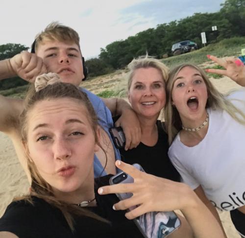 F4AE6919-9756-4780-93EC-F0150D83DB4F