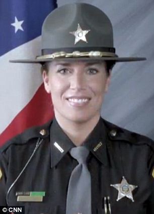 article-1343414-0CA0098D000005DC-797_306x423