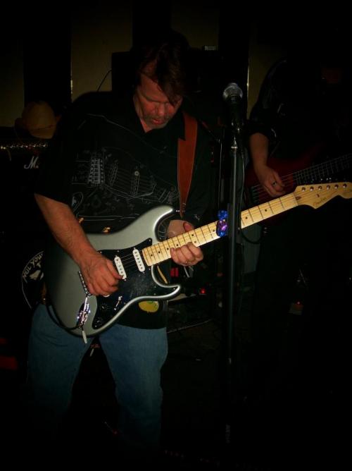 419667_132947006828633_245085715_n