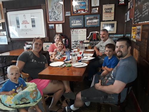 02-Family @ the Pub