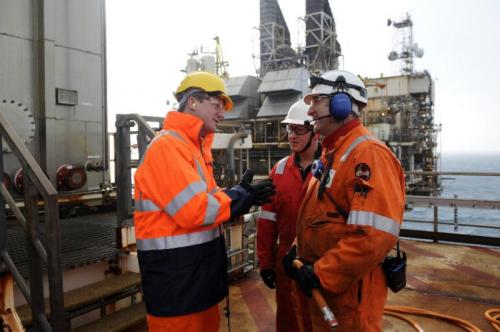 03:42:25 GMT+0100 (WAT)