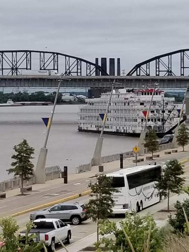 21:48:14 GMT-0400 (AST)