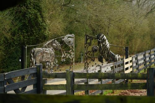 23:37:53 GMT-0400 (EDT)