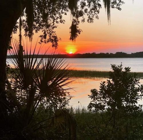 21:42:56 GMT-0400 (EDT)