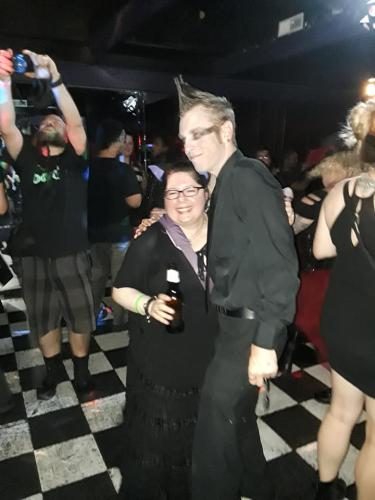 40584484_10204846395075609_6282578182340083712_n_10204846395035608