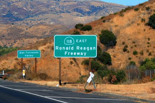 California_State_Route_118-Ronald_Reagan_Freeway_east_of_Simi_Valley