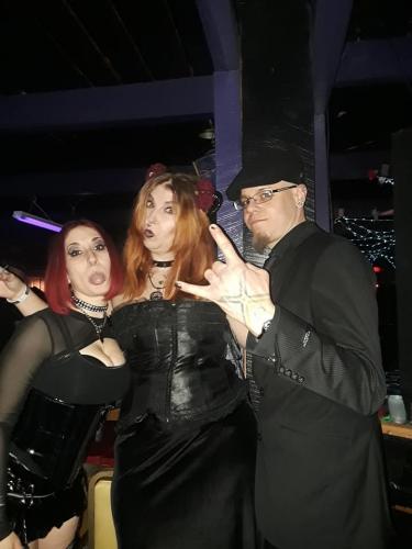 49674119_10205273498432926_3763928356882481152_n_10205273498392925