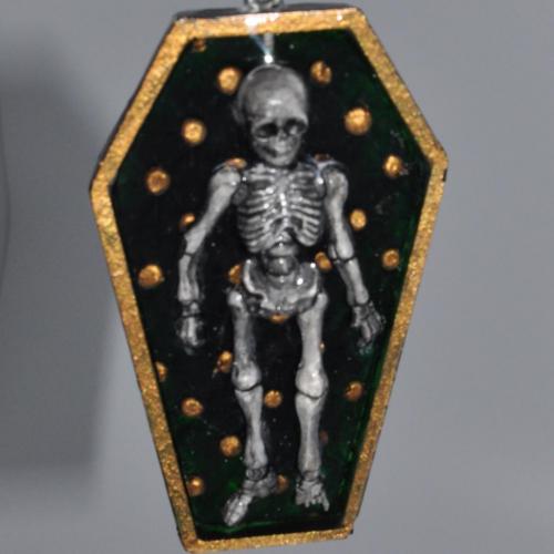 3-D Coffin Skeleton Green