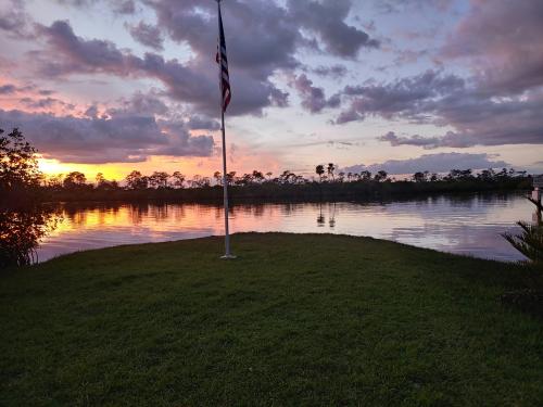 20:52:41 GMT-0500 (EST)