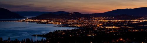 Night shot of Kelowna 003