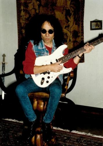 __Dio with guitar