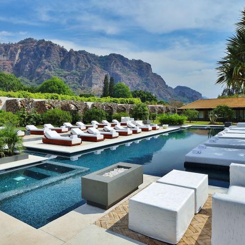 1094743-Diamond Head