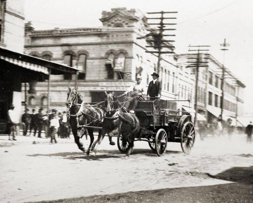 21587037_1641500415882081_6971592126630839308_o