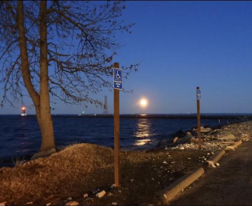 22:39:07 GMT-0600 (CST)