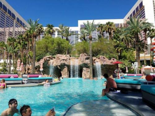 00:33:47 GMT-0500 (EST)