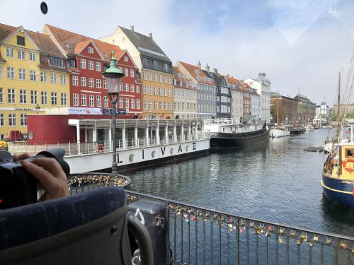 E9FE6901-B64A-4333-8C16-C1FD0EC27C30