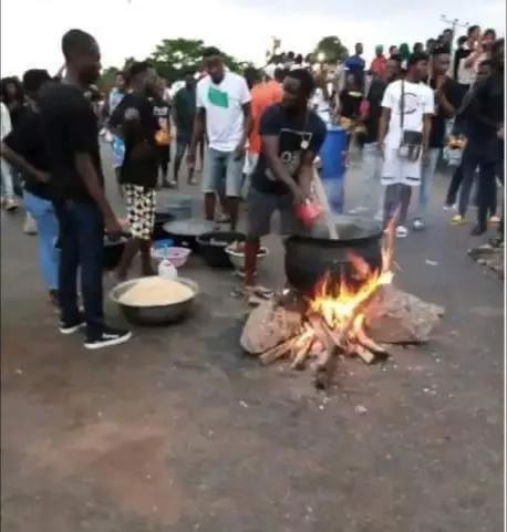 05:51:06 GMT+0100 (WAT)