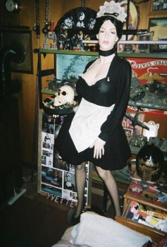 196951_1003919379727_2050_n