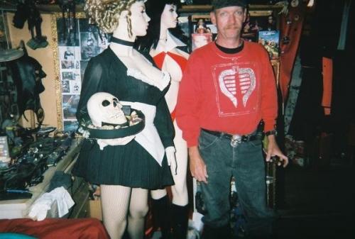 190197_1003919459729_2692_n