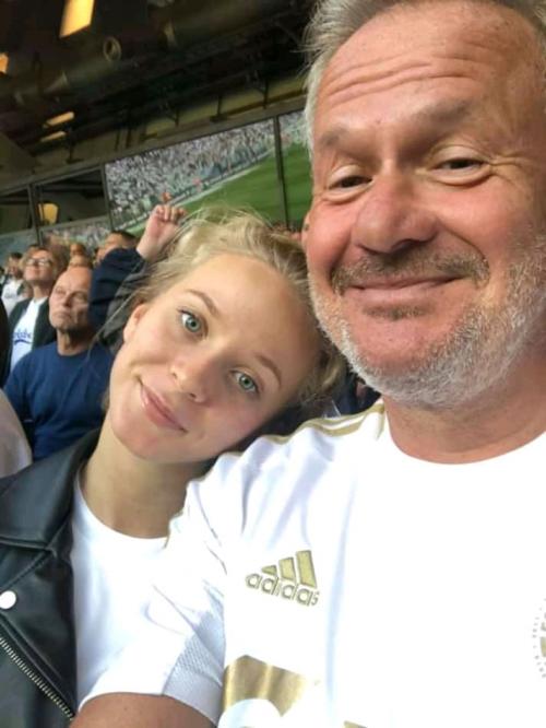 01:27:48 GMT+0100 (WAT)