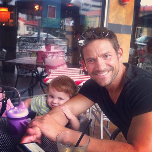 11325033_990764697601458_108524390_n