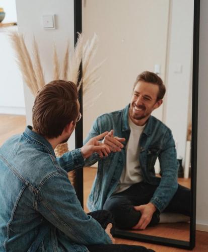 23:05:20 GMT+0100 (WAT)