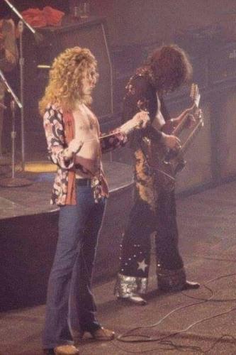 tumblr_3d565ddf2bbbb7fb036a47f49472113e_2982eebf_400