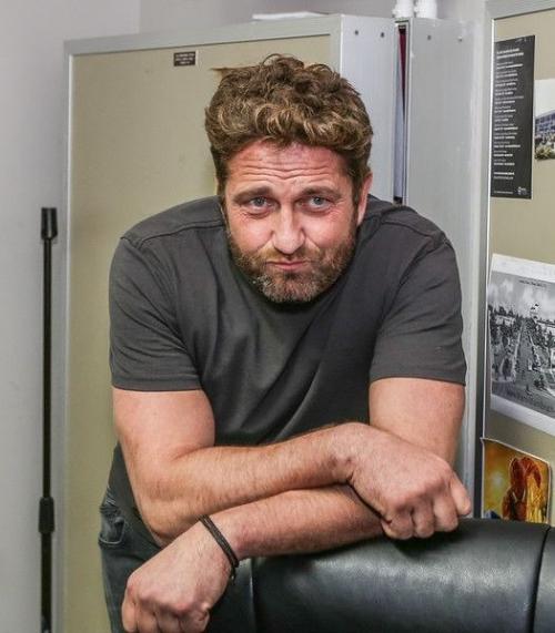 12:46:54 GMT+0100 (WAT)