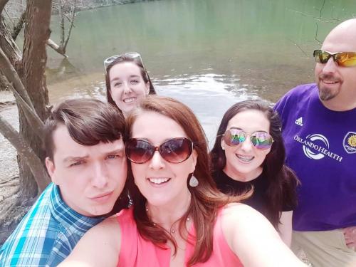 12:40:19 GMT-0500 (EST)