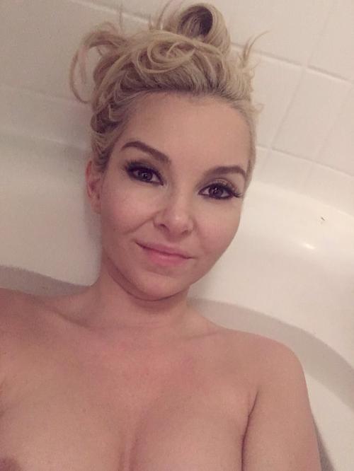 11:36:26 GMT+0100 (WAT)