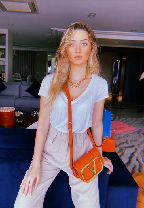 00:56:28 GMT+0100 (WAT)