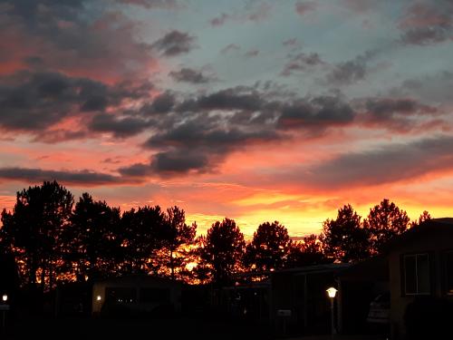 22:52:25 GMT-0800 (PST)