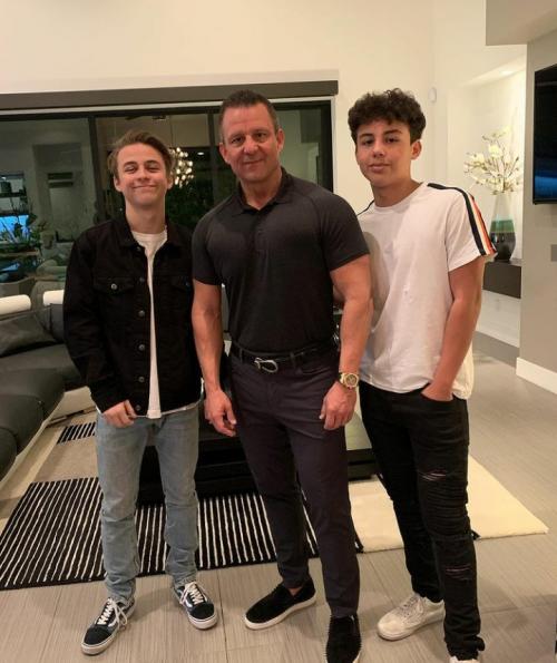 12:38:30 GMT+0100 (WAT)