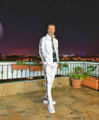 13:37:42 GMT+0100 (WAT)