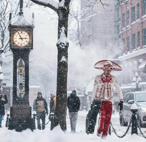 FED9F0A4-BE69-492E-AA2E-BE7B4BD9F512