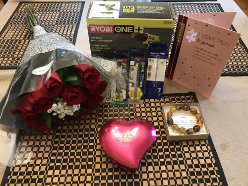 Teh Waifu Valentine�s Day gifts 2021