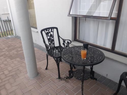 18:43:45 GMT+0100 (WAT)