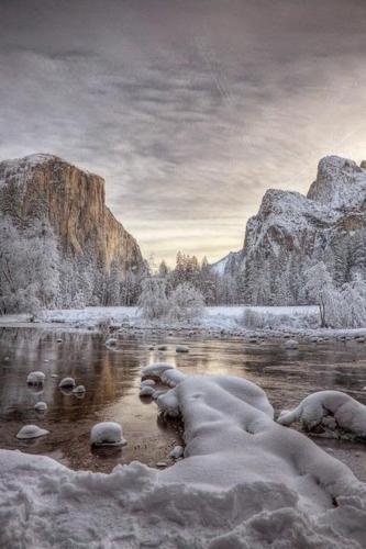 22:42:19 GMT-0600 (CST)