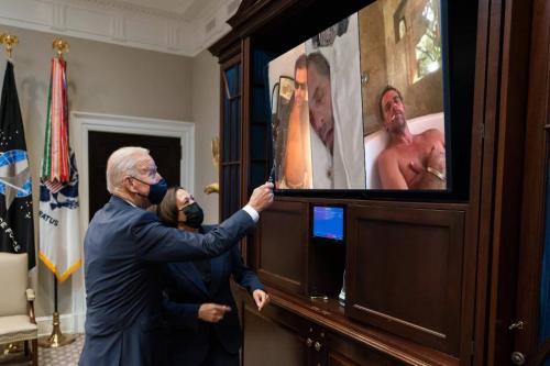 16:31:43 GMT-0400 (AST)