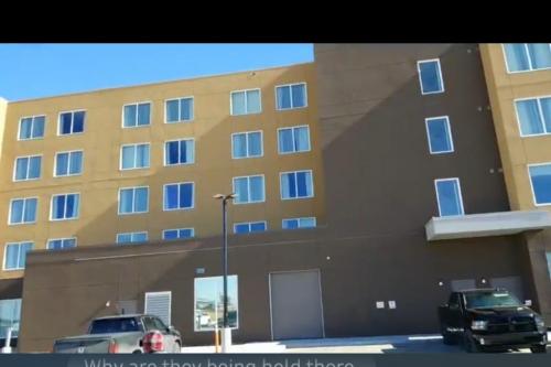 18:40:03 GMT-0600 (CST)