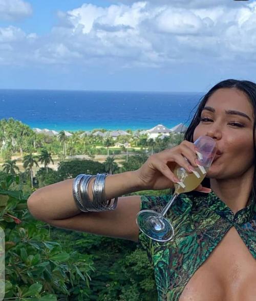 611C1574-079E-46C5-80FA-DD2FA968608C