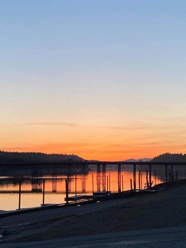 21:15:44 GMT-0800 (PST).image