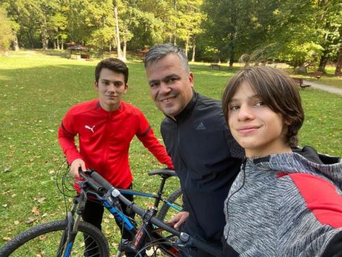 BF979634-5DC7-4EB8-8A6F-6B31317EF411