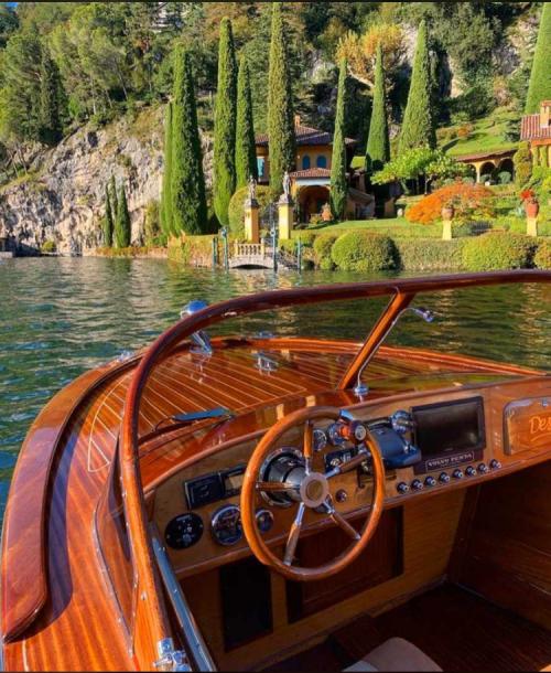 DF51F682-5E38-49AE-B65B-03691BF29A24