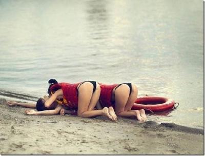 BET ON THE ONE ON RIGHT