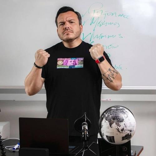 03:32:33 GMT+0100 (WAT)