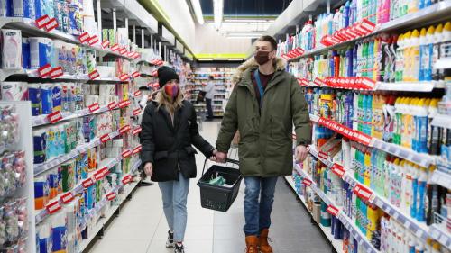 Couple_Grocery_Shopping