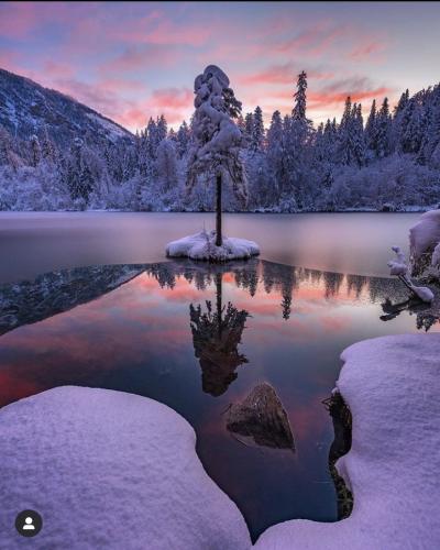 9A67C551-A540-4158-8679-3224BC13D507